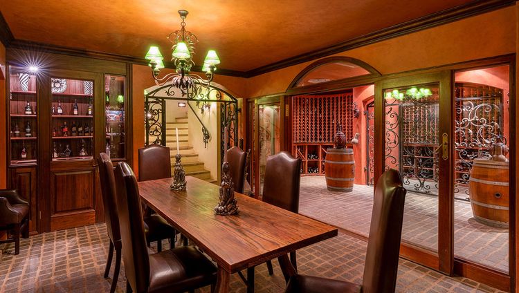 Mateya Safari Lodge - Restaurant und Weinkell