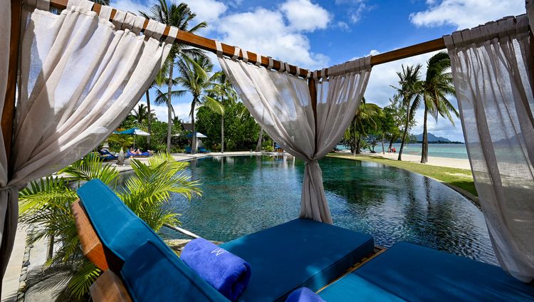 Maradiva Villas Resort & Spa - Cabana am Pool