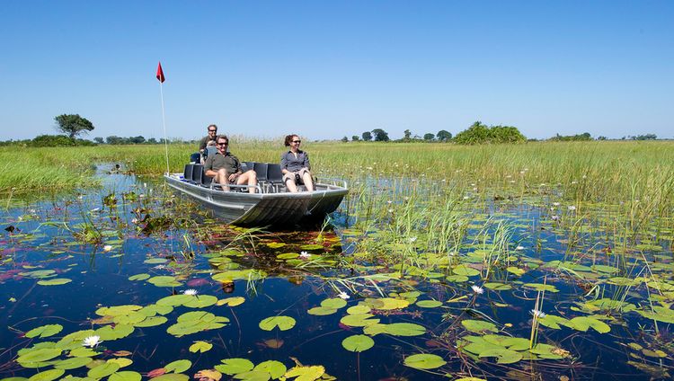 Kwetsani Camp - Fahrt mit dem Motorboot