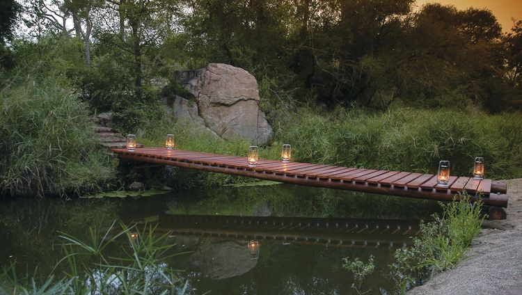 Sabi Sabi Little Bush Camp - Brücke zum Pool