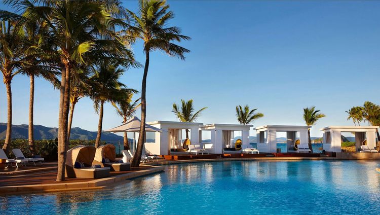 Pool Cabana InterContinental Hayman Resort