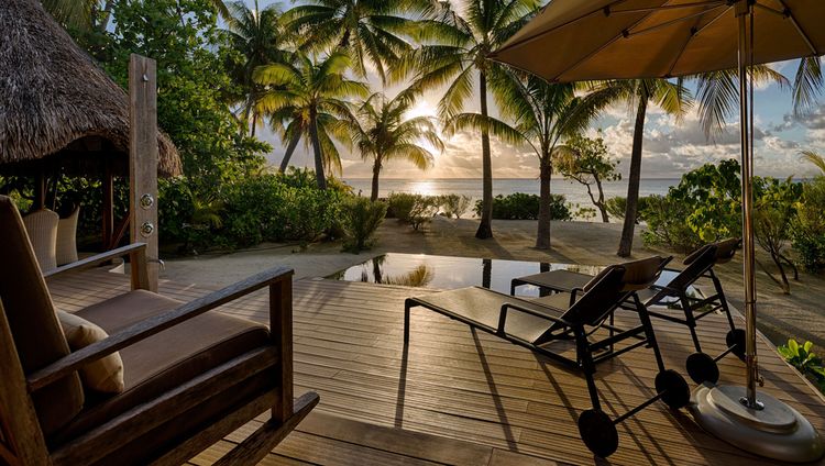 The Brando - Terrasse und Pool an der private