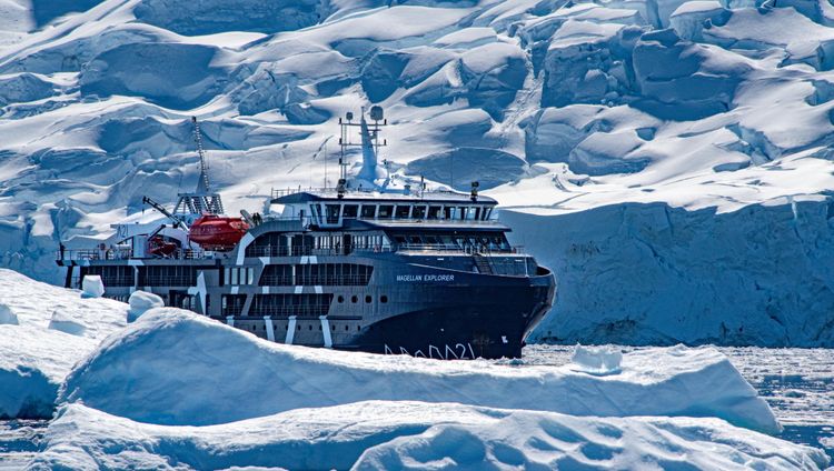 Antarctica 21-Magellan Explorer