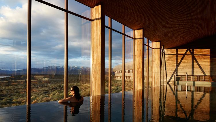 Tierra Patagonia - Pool mit Ausblick