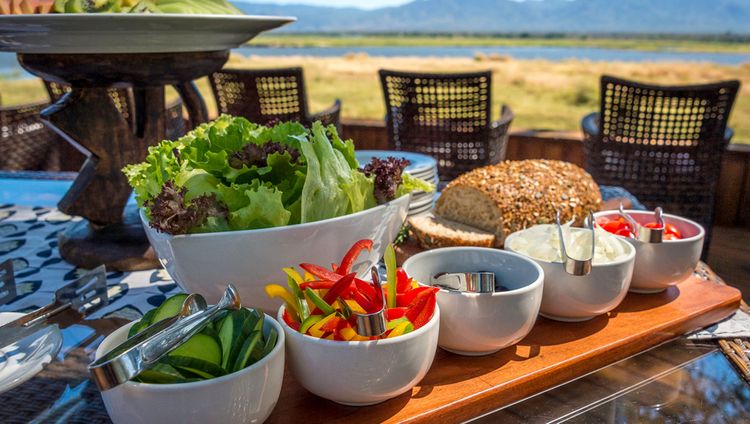 Ruckomechi Camp - Lunch Buffet