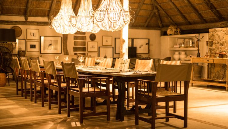 Chikwenya Safari Lodge - Dinner 