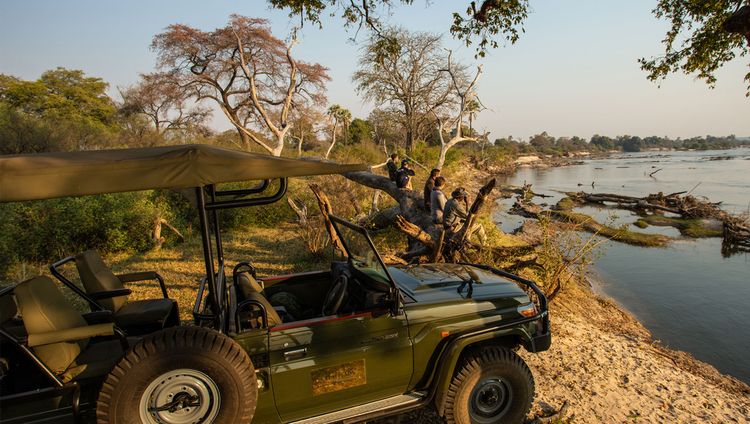 Tembo Plains Camp - Auf Pirschfahrt am Sambes