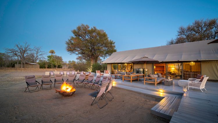 Linkwasha Safari Lodge - Hauptzelt von außen
