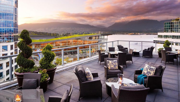 Fairmont Waterfront - Gold Terrasse