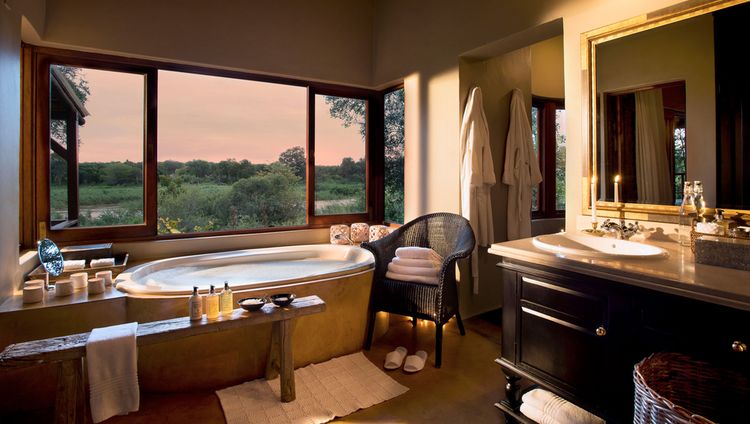 Lion Sands Tinga Lodge - Badezimmer einer Gäs