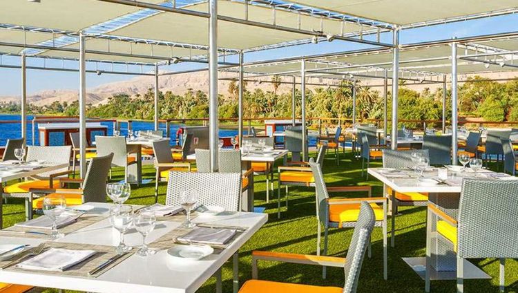 The Oberoi Philae - Pool Restaurant