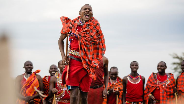 Mara Bushtops Camp - Tanzenden Massai