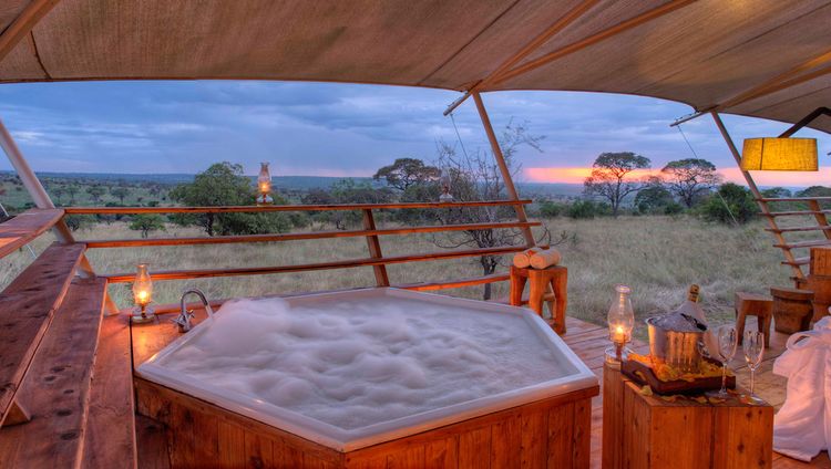 Serengeti Bushtops Camp - Hot Tub