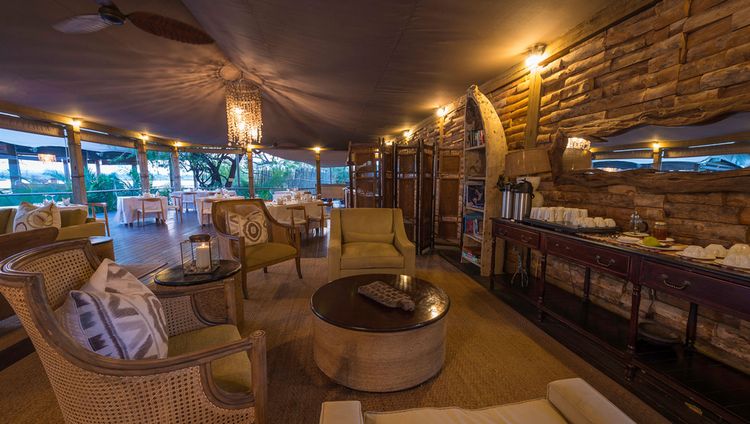 Toka Leya Camp - Lounge und Restaurant