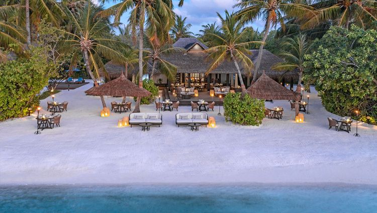 Naladhu Private Island - Restaurant