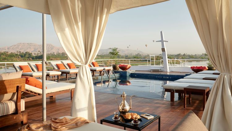 Sanctuary Nile Adventurer - Pooldeck