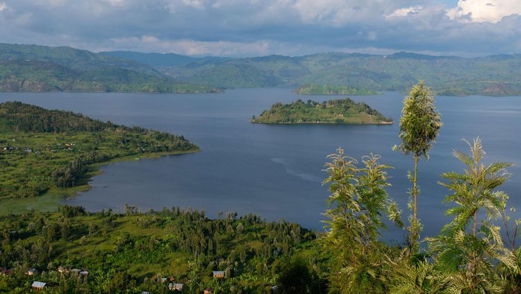 Sabyinyo Silverback Lodge - Blick auf den See