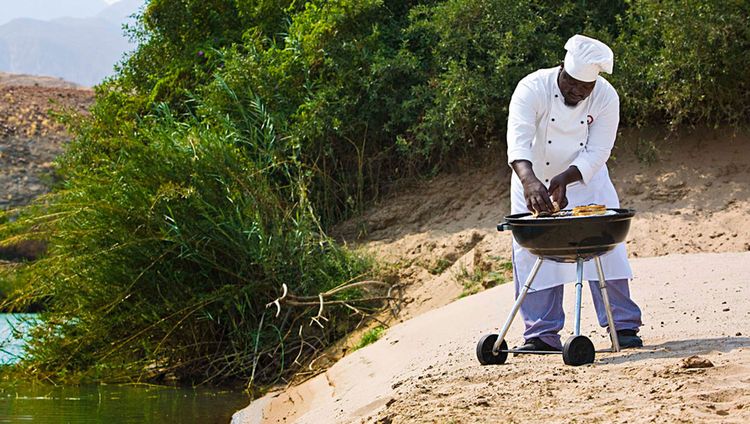 Okahirongo River Lodge - Grillen am Kunene