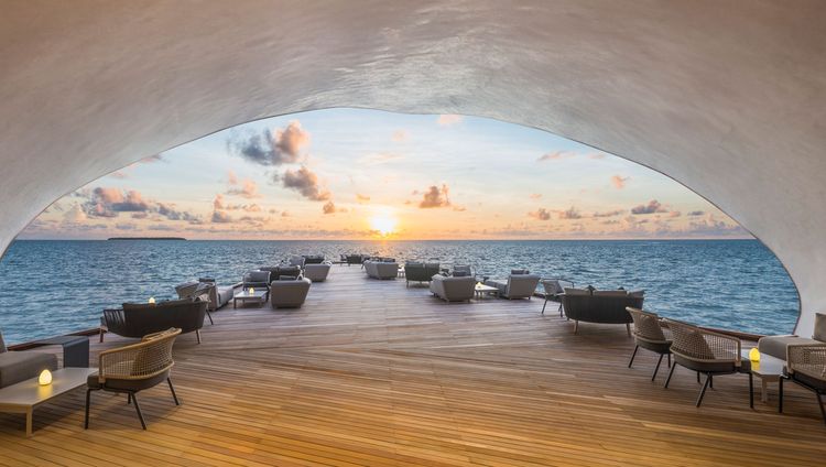 St Regis Maledives Vommuli Resort - Whale Bar