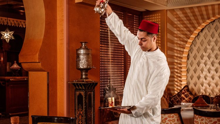 One&Only Royal Mirage - Traditionelle Teezube