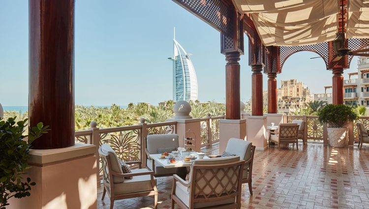 Jumeirah Al Qasr - Terrasse des Al Fayroos