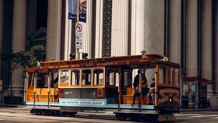 Four Seasons at Embarcadero - Cable Car