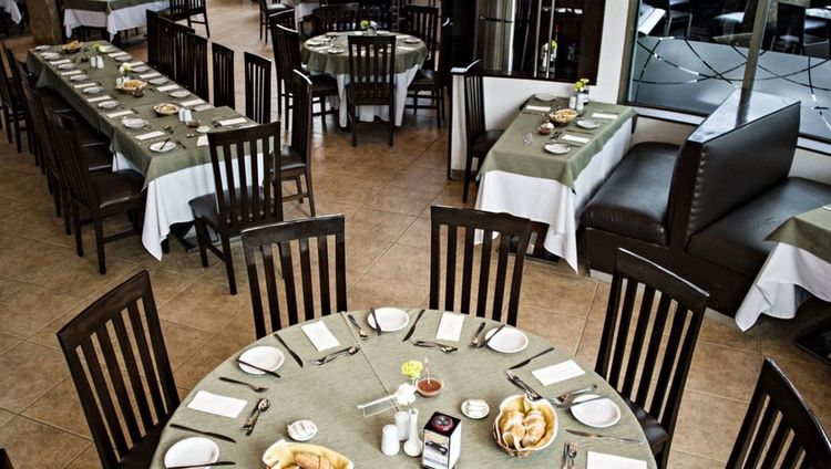 Suites Camino Real - Restaurant La Tanquera