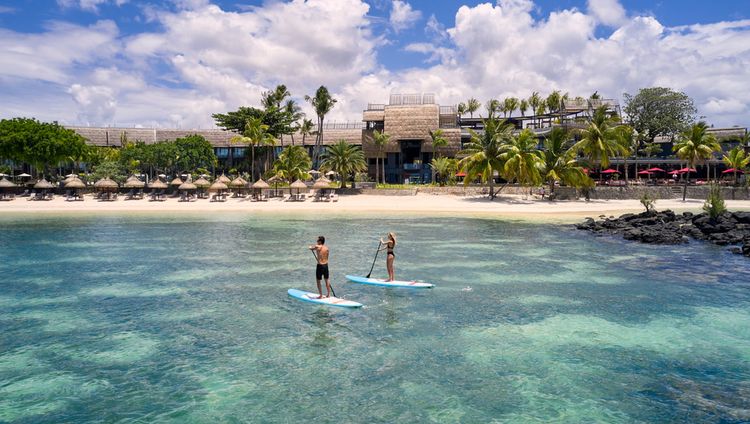 LUX* Grand Baie - SUP vor dem Hotel
