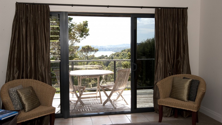 Bay of Islands Lodge - Looking out to the vie