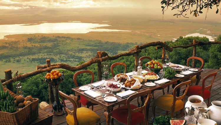&Beyond Ngorongoro Crater Lodge - Frühstück a