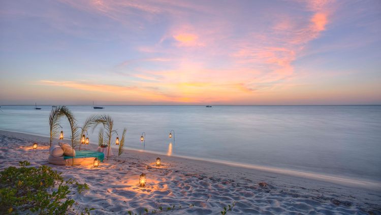 Azura Benguerra Island - Sundowner am Strand