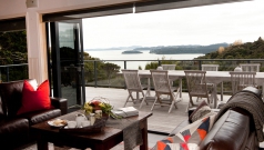 Bay of Islands Lodge - Looking out to the vie